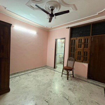 Room in 2 BHK Independent House at Sector 39 – for Rent