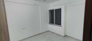 Room in 2 BHK Apartment at Shriram Vivaan Park, Lohgaon – for Rent