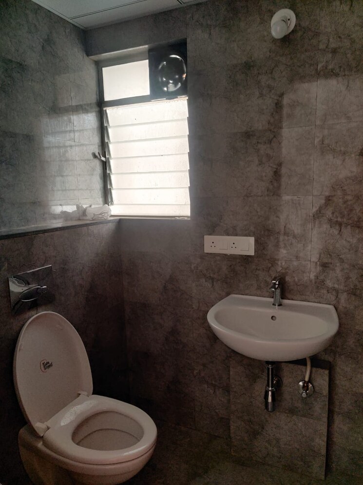 Bathroom, gagan-ela 2 Bedroom 1000 Sq.Ft. Apartment In Nibm Road Pune 8867580