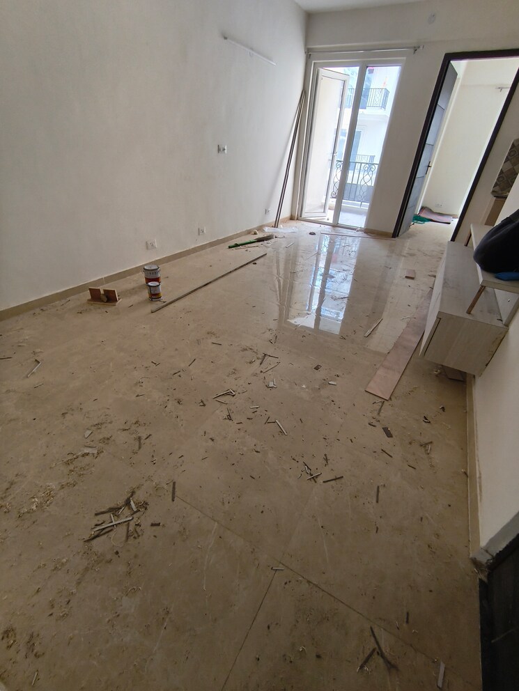 Balcony, signature-global-park-4-and-5 3 Bedroom 1006 Sq.Ft. Apartment In Sohna Sector 36 Gurgaon 8867732