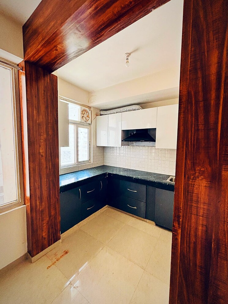 Kitchen, shree-vardhman-green-court 2 Bedroom 690 Sq.Ft. Apartment In Sector 90 Gurgaon 8867616