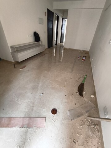 Room in 3 BHK Apartment at Signature Global Park 4 and 5, Sohna Sector 36 – for Rent