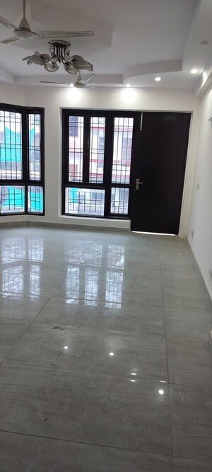 Room in 6+ BHK Independent House at Tulip Mall, Sector 46 – for Sale