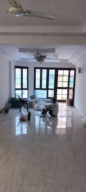 Living Room in 6+ BHK Independent House at Tulip Mall, Sector 46 – for Sale