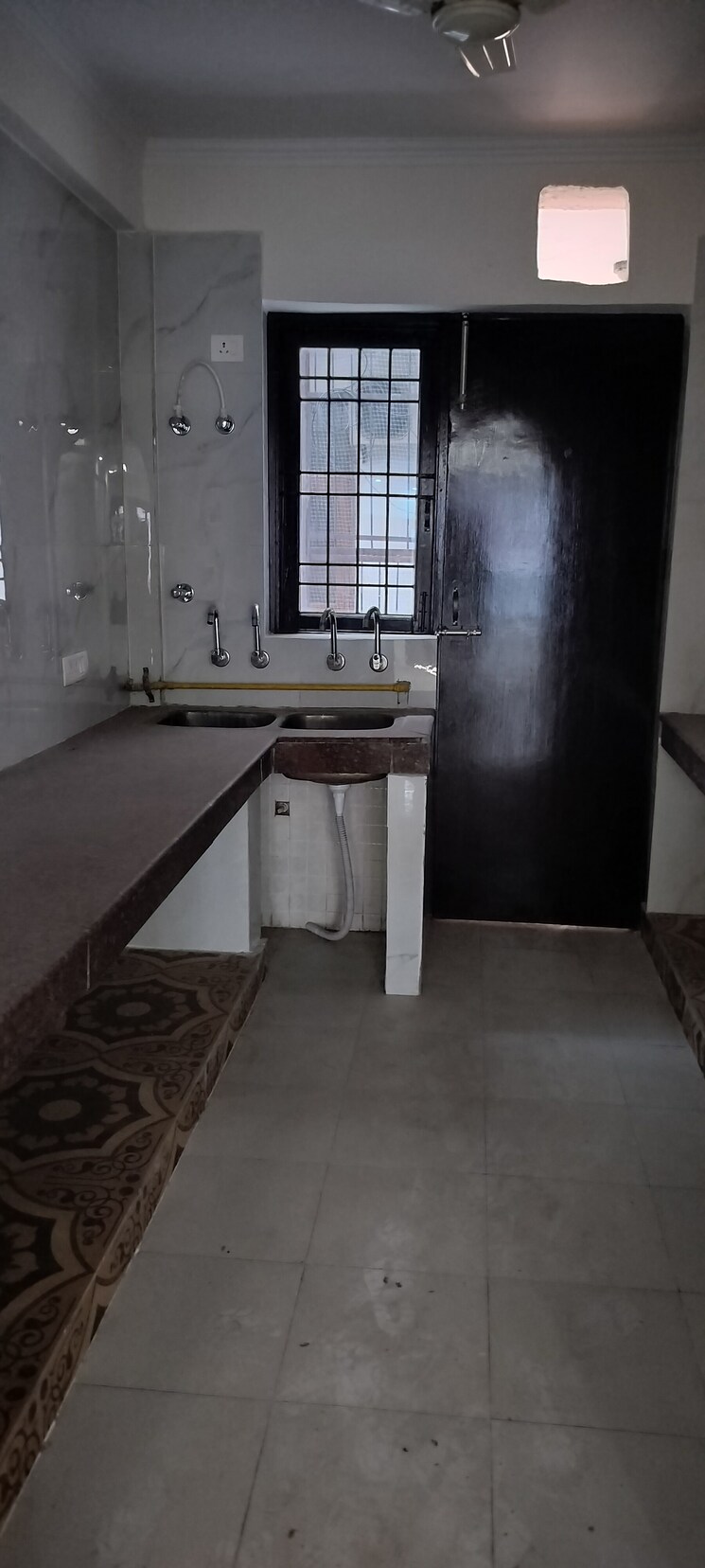 Kitchen, tulip-mall 6+ Bedroom 200 Sq.Mt. Independent House In Sector 46 Noida 8867610