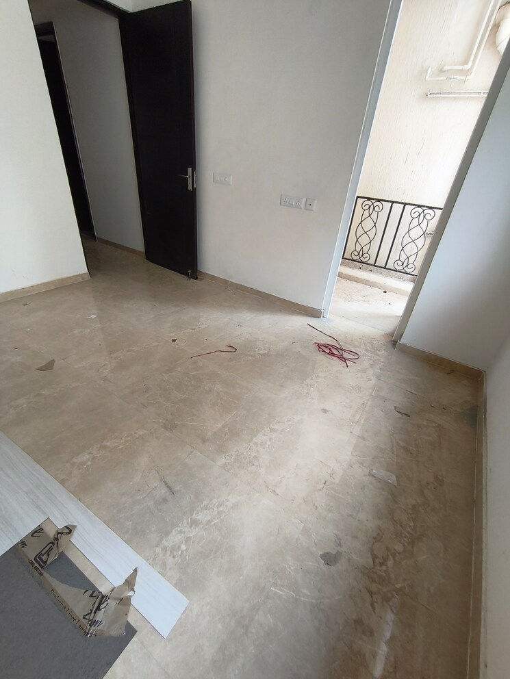 Room, signature-global-park-4-and-5 3 Bedroom 1006 Sq.Ft. Apartment In Sohna Sector 36 Gurgaon 8867732