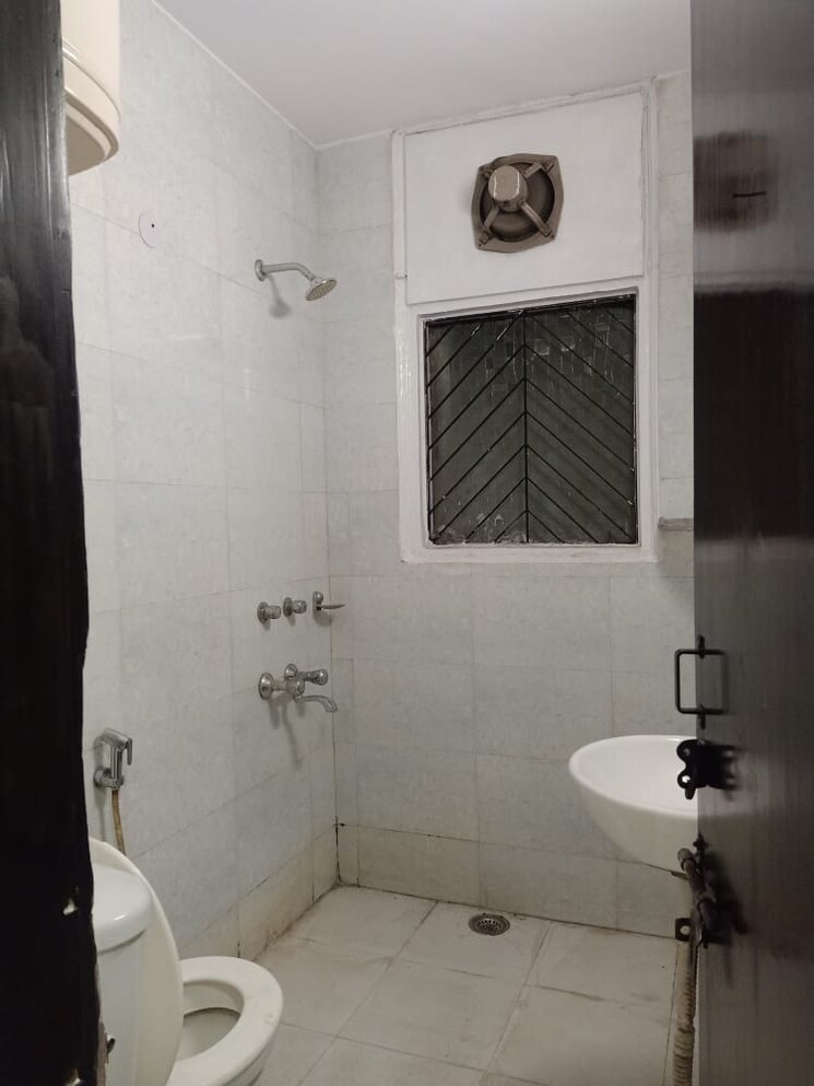 Bathroom, chattarpur 1 Bedroom 500 Sq.Ft. Builder Floor In Chattarpur Delhi 8867657