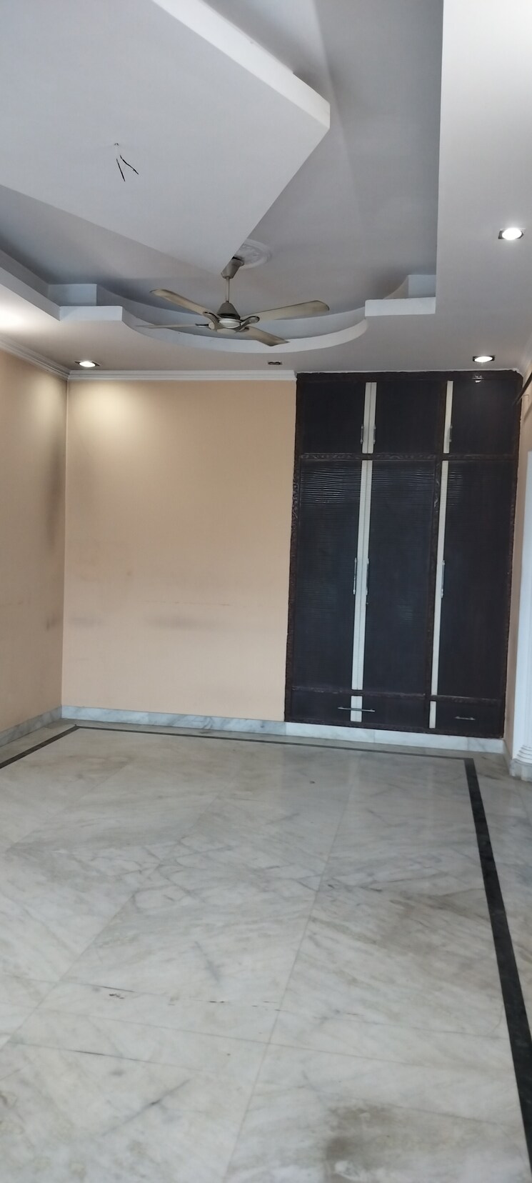 Room, gardenia-glory 3 Bedroom 200 Sq.Mt. Independent House In Sector 46 Noida 8867669