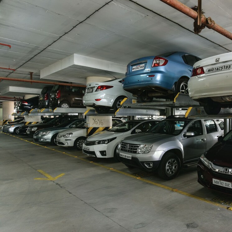  Parking, marathon-futurex Commercial Office Space 10000 Sq.Ft. In Lower Parel Mumbai 8867680