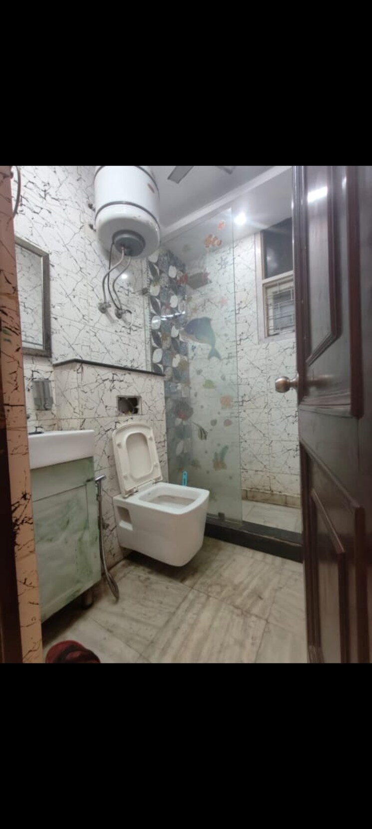Bathroom, chattarpur 3 Bedroom 1350 Sq.Ft. Builder Floor In Chattarpur Delhi 8867698