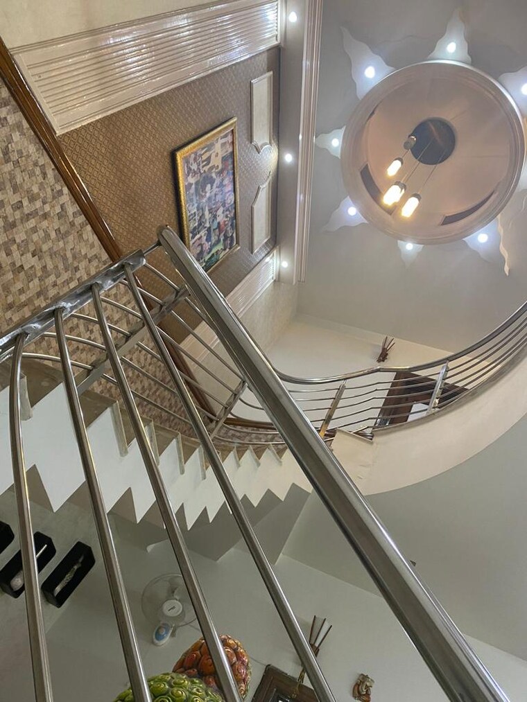 undefined, sector 46 6+ Bedroom 200 Sq.Ft. Independent House In Sector 46 Noida 8867725