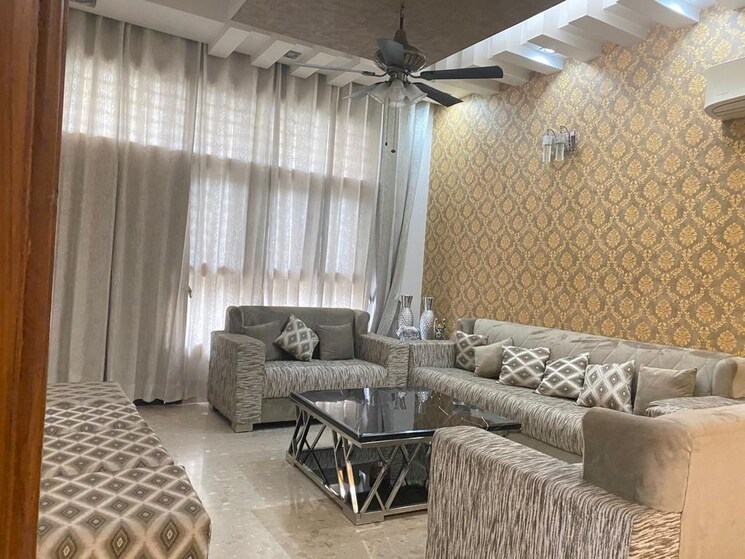 Living Room, sector 46 6+ Bedroom 200 Sq.Ft. Independent House In Sector 46 Noida 8867725