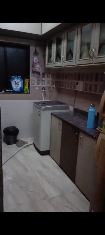 Master Bedroom in 2.5 BHK Apartment at Ankur CHS Andheri East, Andheri East – for Rent