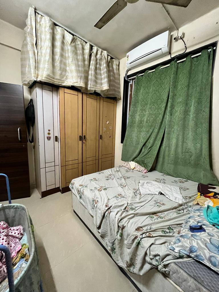 1 BHK + Extra Room Apartment For Rent in Dadar West