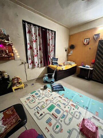 Master Bedroom in 1 BHK Apartment at Dadar West – for Rent
