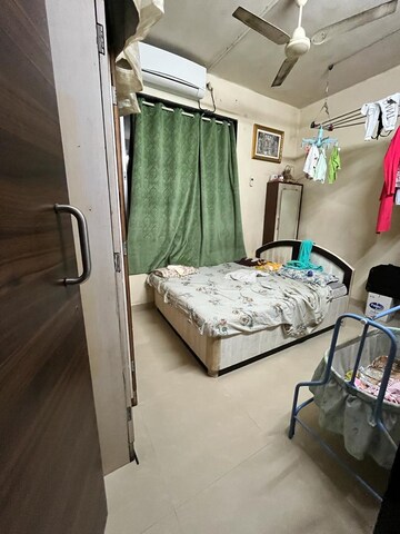 Master Bedroom in 1 BHK Apartment at Dadar West – for Rent