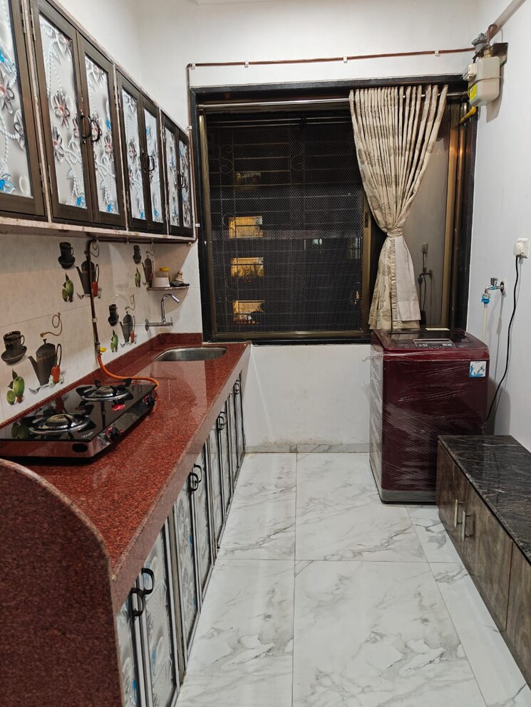 Kitchen, bhavani shankar road 1 Bedroom 325 Sq.Ft. Apartment In Bhavani Shankar Road Mumbai 8867820