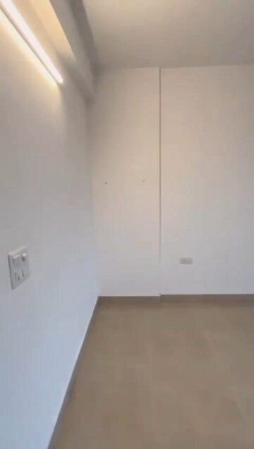 Furnished Amenities in 2 BHK Apartment at Elite Golf Green, Sector 79 – for Rent