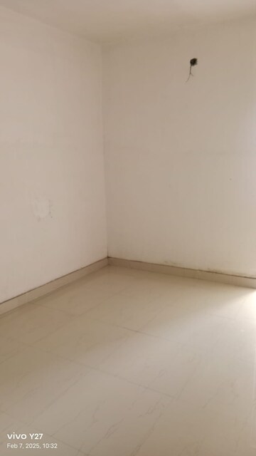 Room in 3 BHK Apartment at Hitech Rajarhat, Rajarhat – for Rent
