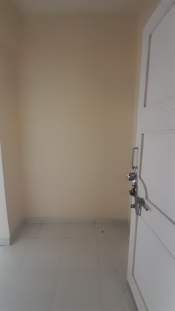 Room in 3 BHK Apartment at Hitech Rajarhat, Rajarhat – for Rent