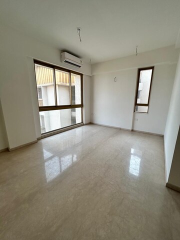 Room in 5 BHK Apartment at Godrej RKS, Chembur – for Sale