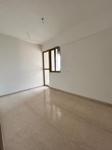 Room in 5 BHK Apartment at Godrej RKS, Chembur – for Sale