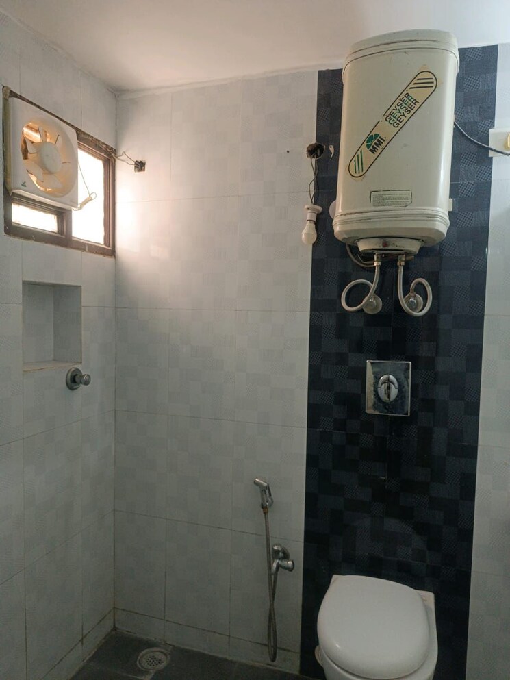 Bathroom, yogmaya-apartment 3 Bedroom 1800 Sq.Ft. Apartment In Vasant Kunj Delhi 8867984
