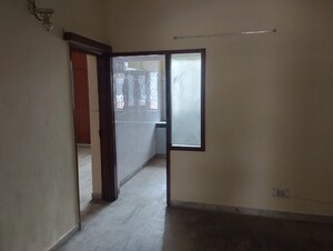 Room in 6 BHK Independent House at Sector 48 – for Sale