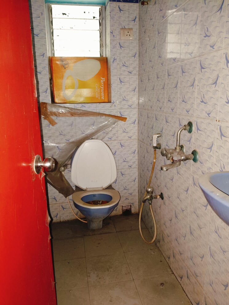 Bathroom, golaghata 3 Bedroom 1141 Sq.Ft. Apartment In Golaghata Kolkata 8868110