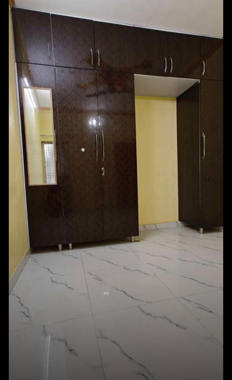 Room, indira nagar 2 Bedroom 1200 Sq.Ft. Villa In Indira Nagar Lucknow 8868289