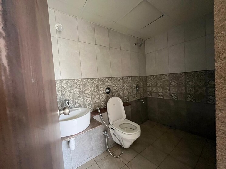Bathroom, paranjape-forest-trails-high-gardens 2 Bedroom 1092 Sq.Ft. Apartment In Bhugaon Pune 8868088