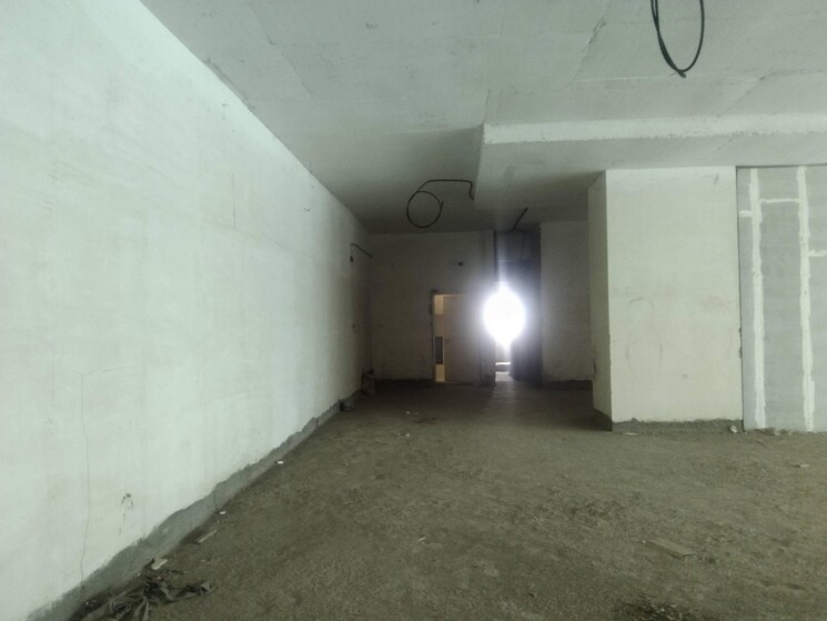 Room, prabhadevi Commercial Office Space 3400 Sq.Ft. In Prabhadevi Mumbai 8868125