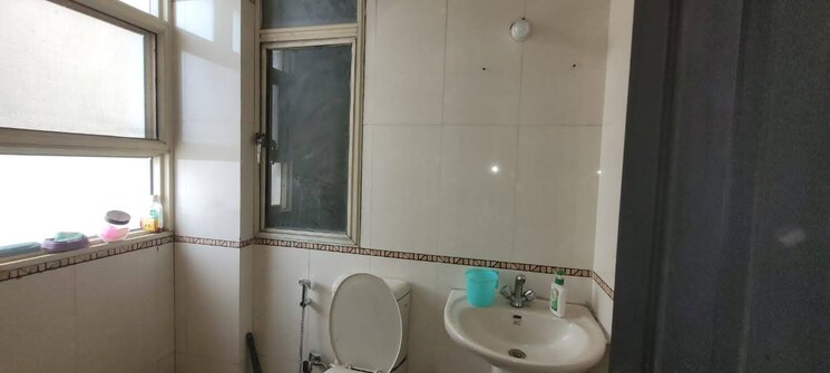 Bathroom, gc-emerald-heights 4 Bedroom 2200 Sq.Ft. Apartment In Vaishali Sector 9 Ghaziabad 8868230