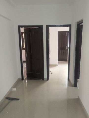 Room in 2 BHK Builder Floor at Wave Prime Floors, Wave City – for Rent