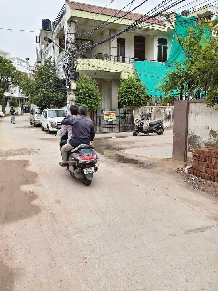  Parking, sodala 3 Bedroom 138 Sq.Yd. Independent House In Sodala Jaipur 8868275