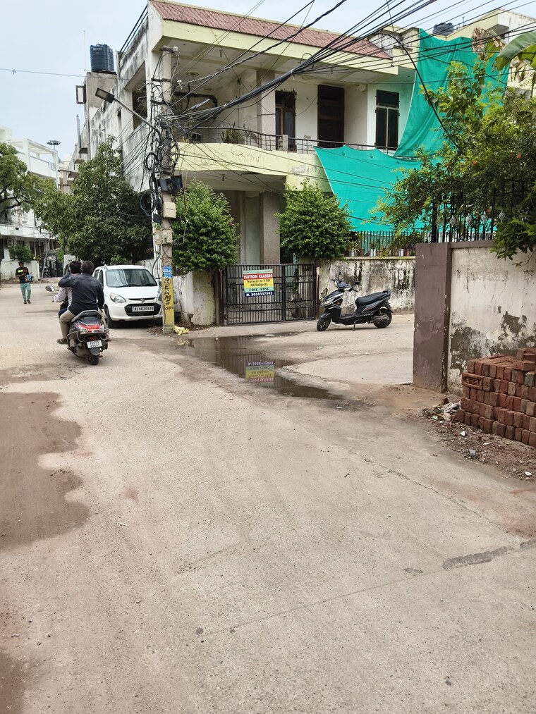  Parking, sodala 3 Bedroom 138 Sq.Yd. Independent House In Sodala Jaipur 8868275