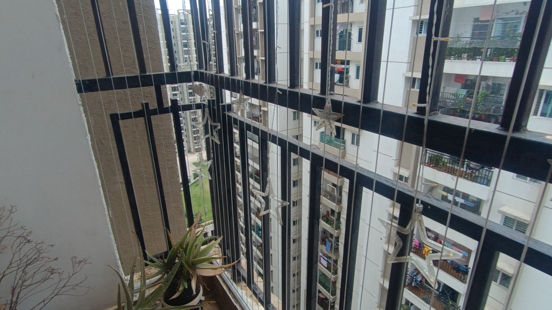 3 BHK + Study Room 1560 Sq.Ft. Apartment in Cybercity Rainbow Vistas Rock Gardens