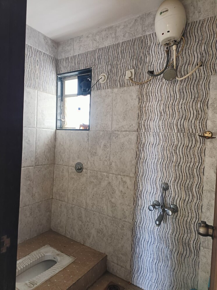 Bathroom, vinode-spirea 2 Bedroom 1100 Sq.Ft. Apartment In Wakad Pune 8868306