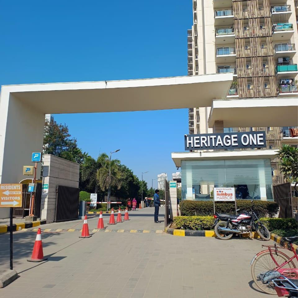 3.5 BHK + Servant Room Apartment For Rent in Conscient Heritage One