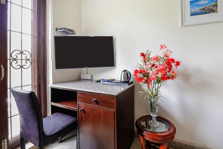 undefined, sector 47 2 Bedroom 112 Sq.Mt. Independent House In Sector 47 Noida 8868349