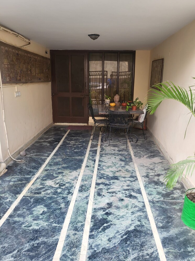 Balcony, sector 47 2 Bedroom 112 Sq.Mt. Independent House In Sector 47 Noida 8868349