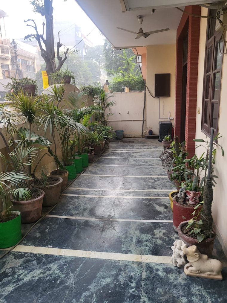 Balcony, sector 47 2 Bedroom 112 Sq.Mt. Independent House In Sector 47 Noida 8868349