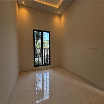 Room in 3 BHK Builder Floor at Sector 25 – for Sale