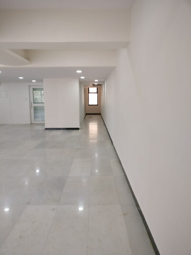 undefined, goregaon west Commercial Showroom 4500 Sq.Ft. In Goregaon West Mumbai 8868352