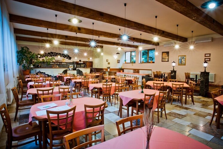 Gym, lower parel Commercial Showroom 4700 Sq.Ft. In Lower Parel Mumbai 8868354