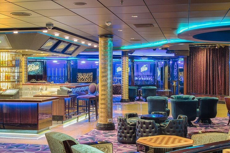 Gym, lower parel Commercial Showroom 4700 Sq.Ft. In Lower Parel Mumbai 8868354