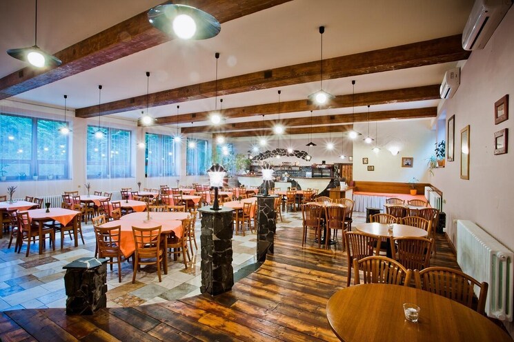 Gym, lower parel Commercial Showroom 4700 Sq.Ft. In Lower Parel Mumbai 8868354