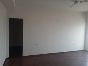 Room in 6 BHK Independent House at Sector 46 – for Sale