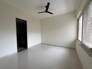 Room in 2 BHK Apartment at Paranjape Forest Trails The Cove, Bhugaon – for Rent