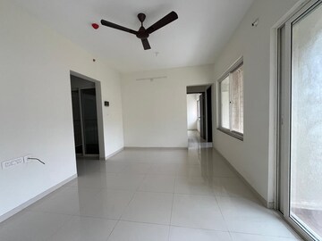 Room in 2 BHK Apartment at Paranjape Forest Trails The Cove, Bhugaon – for Rent